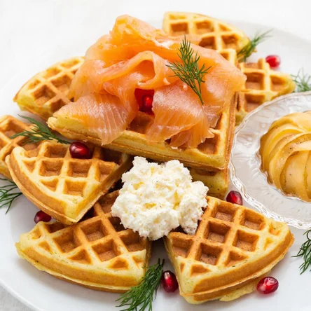 Картофельные венские вафли с семгой и творожным сыром
